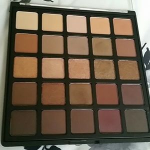 Morphe 25B Bronzed Mocha Palette